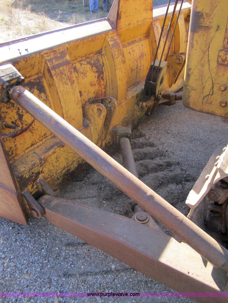 image for item 5606 Caterpillar D7 dozer
