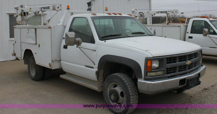 image for item 6549 1994 Chevrolet Cheyenne 3500 crane truck