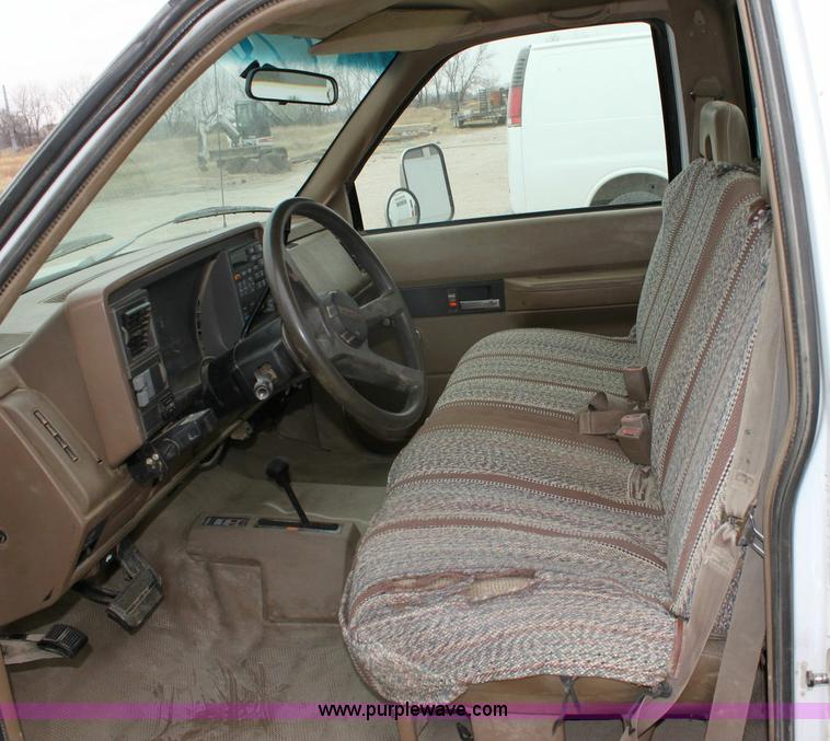 image for item 6549 1994 Chevrolet Cheyenne 3500 crane truck