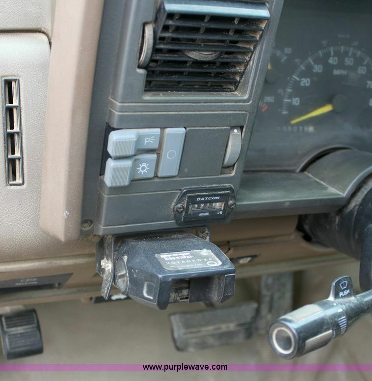 image for item 6549 1994 Chevrolet Cheyenne 3500 crane truck