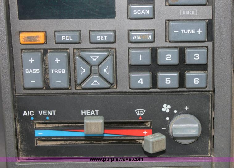 image for item 6549 1994 Chevrolet Cheyenne 3500 crane truck