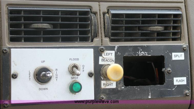 image for item 6549 1994 Chevrolet Cheyenne 3500 crane truck