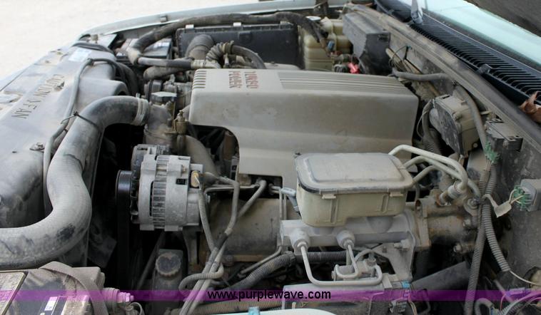 image for item 6549 1994 Chevrolet Cheyenne 3500 crane truck