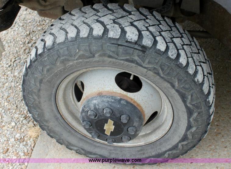 image for item 6549 1994 Chevrolet Cheyenne 3500 crane truck