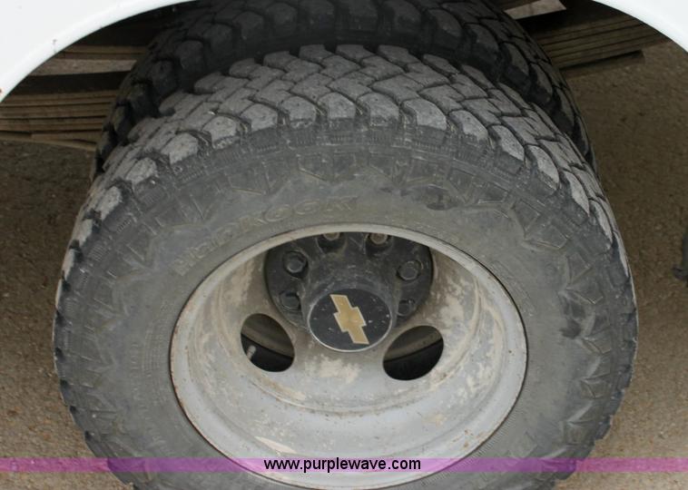 image for item 6549 1994 Chevrolet Cheyenne 3500 crane truck