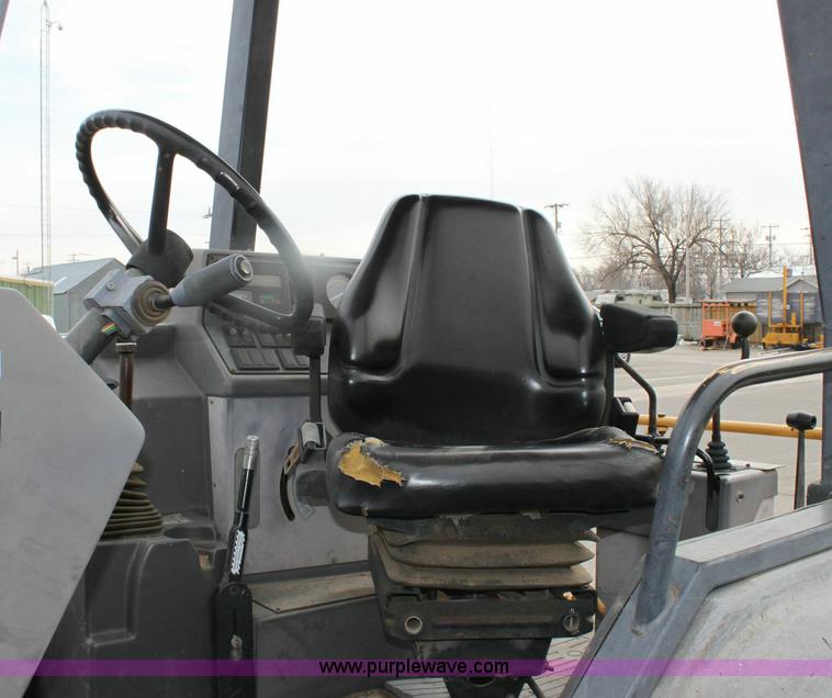image for item 6552 Ford 575D backhoe