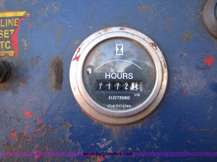 image for item 7521 1996 International 4900 truck with mobile drill