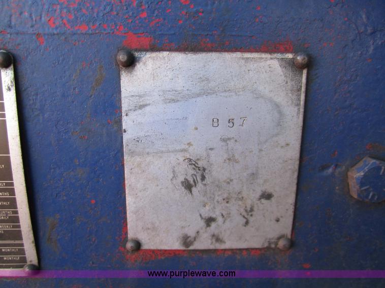 image for item 7521 1996 International 4900 truck with mobile drill