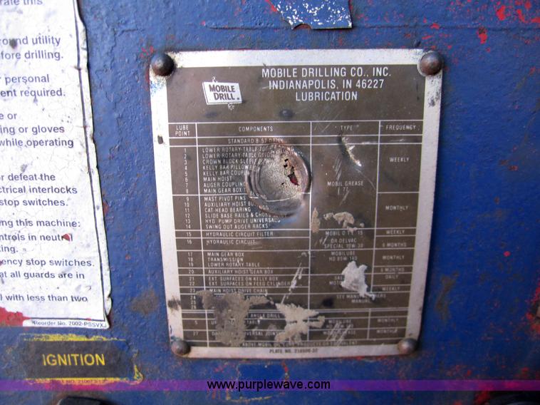 image for item 7521 1996 International 4900 truck with mobile drill