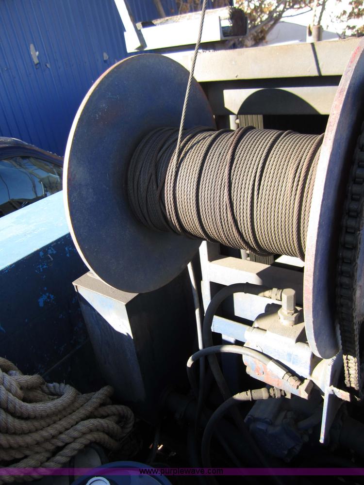 image for item 7521 1996 International 4900 truck with mobile drill