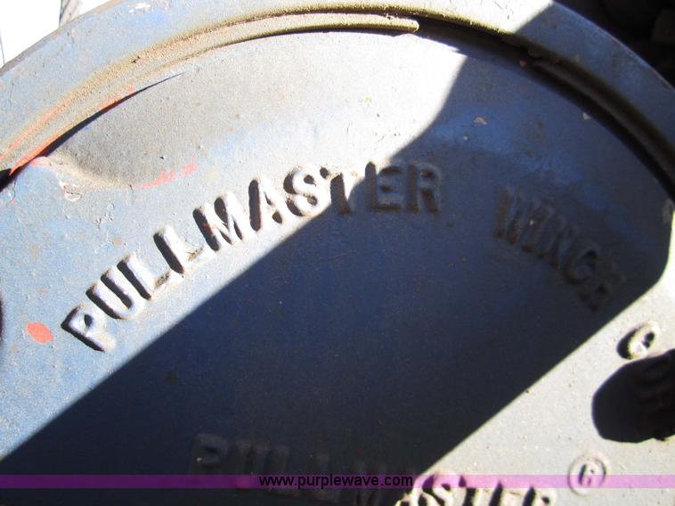 image for item 7521 1996 International 4900 truck with mobile drill