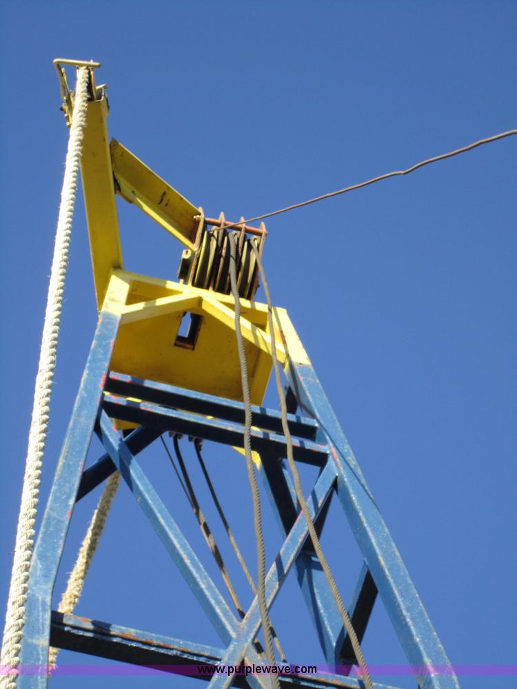 image for item 7521 1996 International 4900 truck with mobile drill