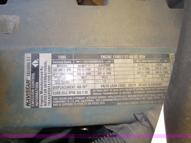 image for item 7521 1996 International 4900 truck with mobile drill