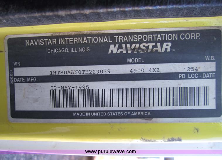 image for item 7521 1996 International 4900 truck with mobile drill