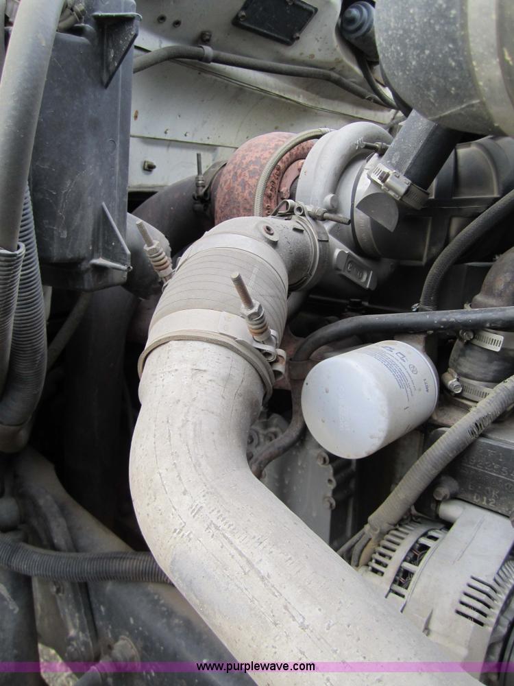 image for item 7522 1995 Ford FT900F truck with mobile drill