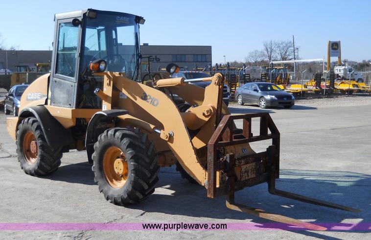 image for item 7767 2003 Case 321D wheel loader