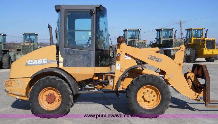 image for item 7767 2003 Case 321D wheel loader