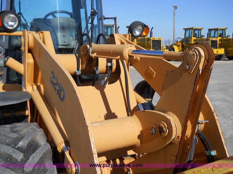 image for item 7767 2003 Case 321D wheel loader