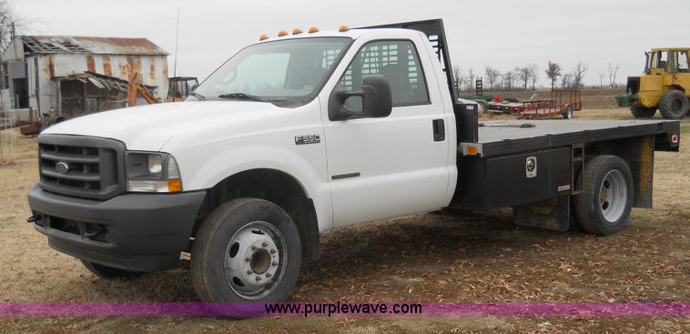 image for item 7769 2002 Ford F550 Super Duty flatbed truck