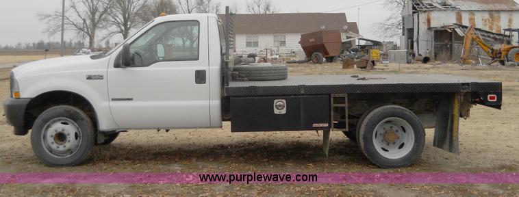 image for item 7769 2002 Ford F550 Super Duty flatbed truck