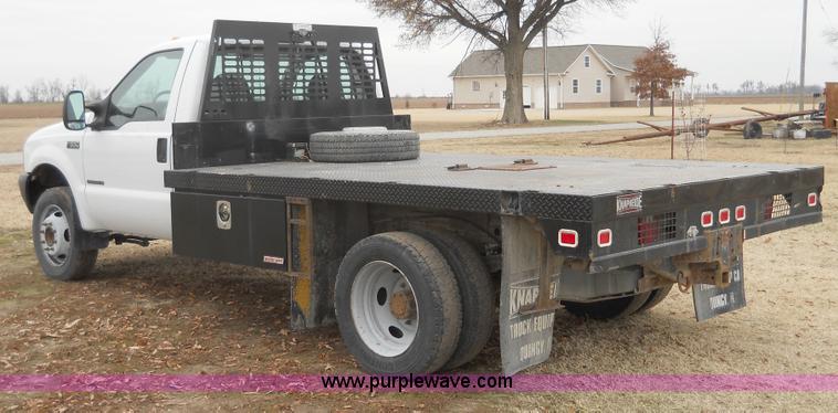 image for item 7769 2002 Ford F550 Super Duty flatbed truck