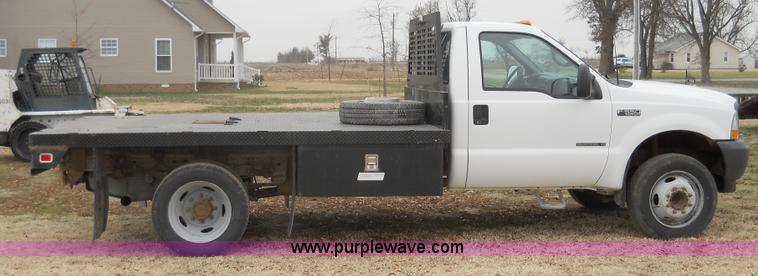 image for item 7769 2002 Ford F550 Super Duty flatbed truck