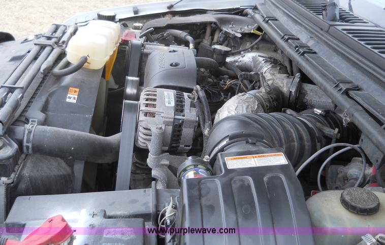 image for item 7769 2002 Ford F550 Super Duty flatbed truck