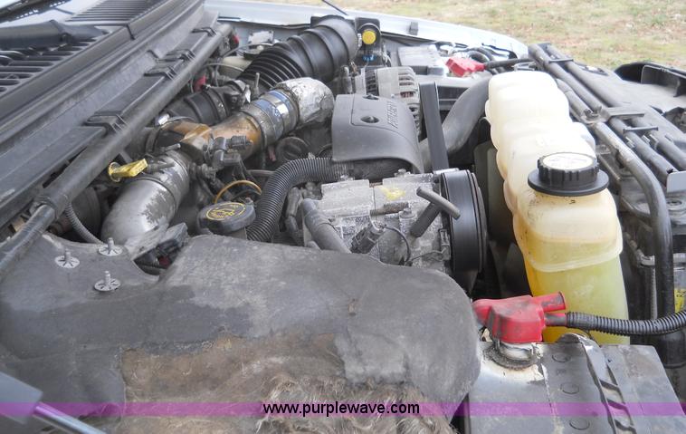 image for item 7769 2002 Ford F550 Super Duty flatbed truck