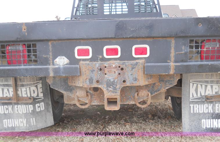 image for item 7769 2002 Ford F550 Super Duty flatbed truck