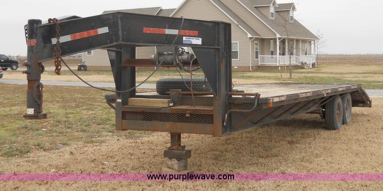image for item 7770 1997 R&W gooseneck flatbed trailer