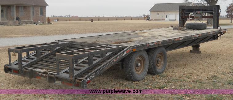 image for item 7770 1997 R&W gooseneck flatbed trailer