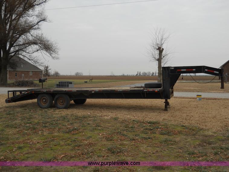 image for item 7770 1997 R&W gooseneck flatbed trailer