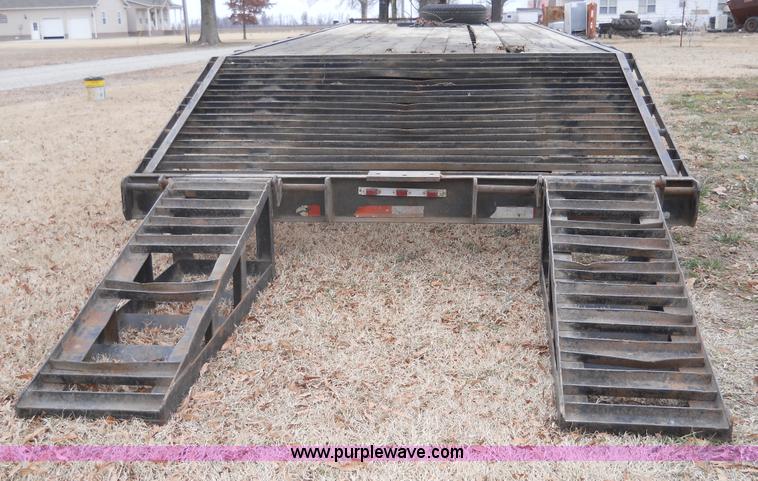 image for item 7770 1997 R&W gooseneck flatbed trailer