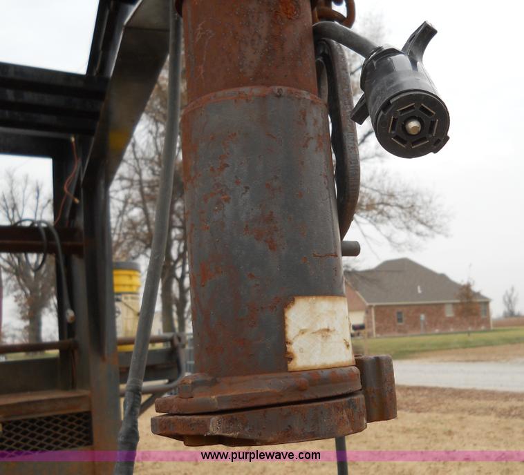 image for item 7770 1997 R&W gooseneck flatbed trailer