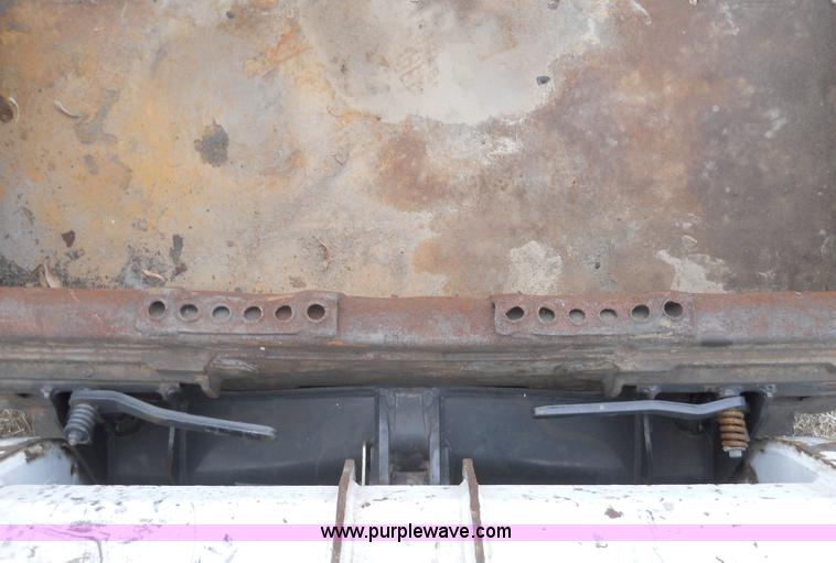 image for item 7772 2005 Bobcat S130 skid steer