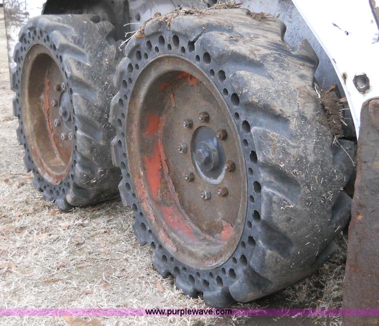 image for item 7772 2005 Bobcat S130 skid steer