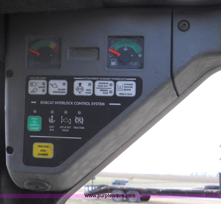 image for item 7772 2005 Bobcat S130 skid steer