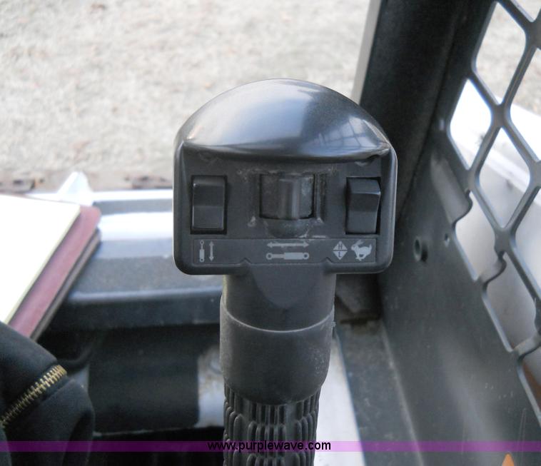 image for item 7772 2005 Bobcat S130 skid steer