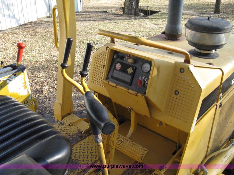 image for item 8075 1996 John Deere 550 G TC dozer