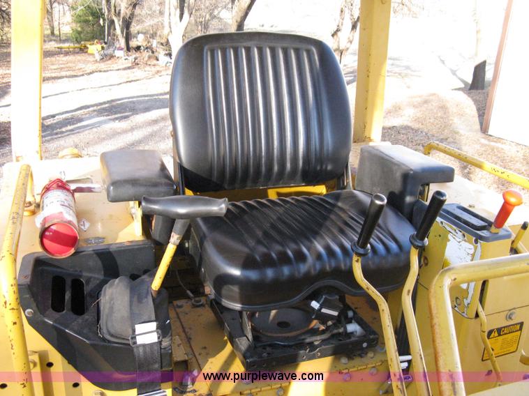 image for item 8075 1996 John Deere 550 G TC dozer