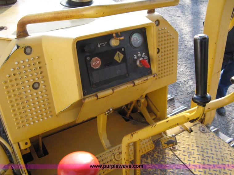 image for item 8075 1996 John Deere 550 G TC dozer