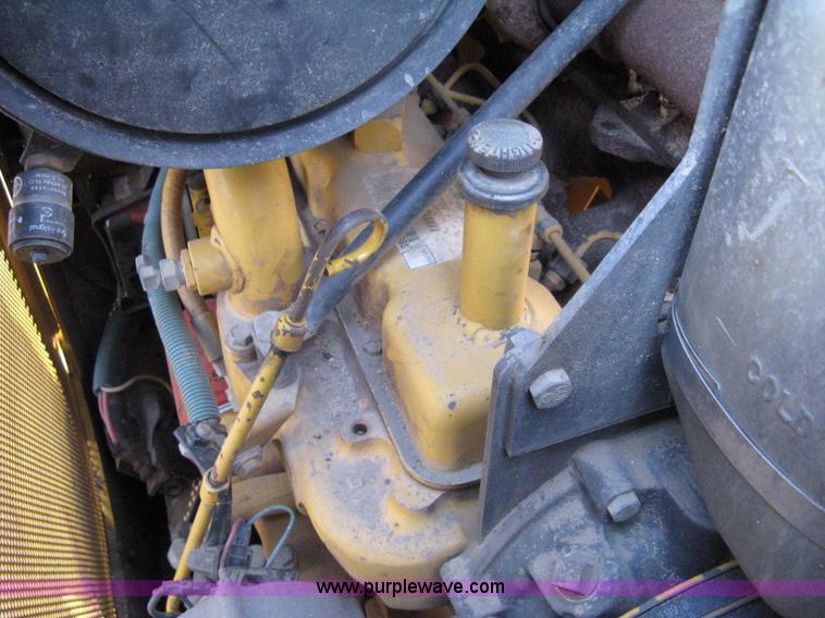 image for item 8075 1996 John Deere 550 G TC dozer