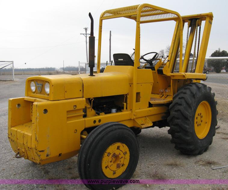 image for item 8087 Massey-Ferguson MF-2500 rough-terrain forklift