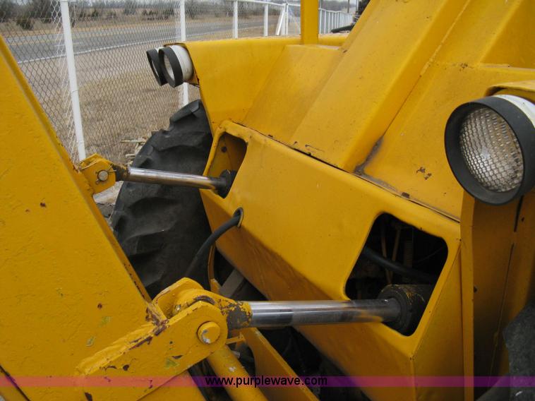 image for item 8087 Massey-Ferguson MF-2500 rough-terrain forklift