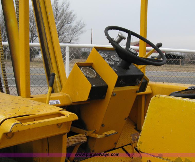 image for item 8087 Massey-Ferguson MF-2500 rough-terrain forklift