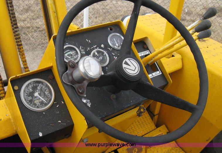 image for item 8087 Massey-Ferguson MF-2500 rough-terrain forklift