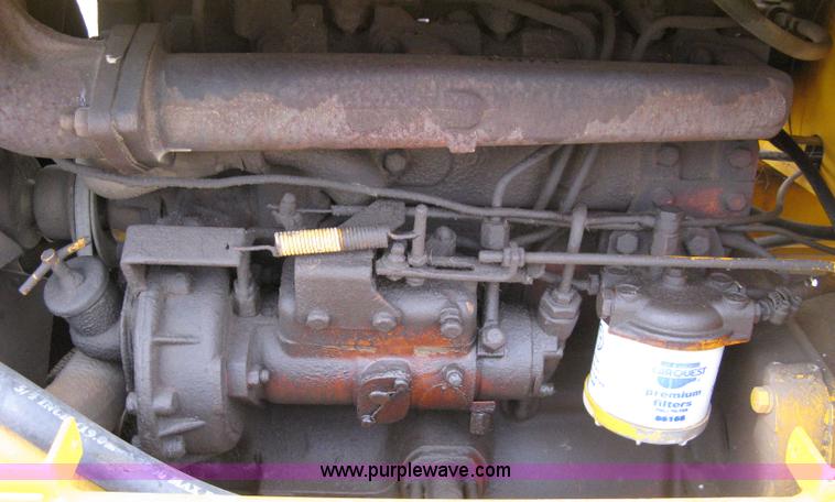 image for item 8087 Massey-Ferguson MF-2500 rough-terrain forklift