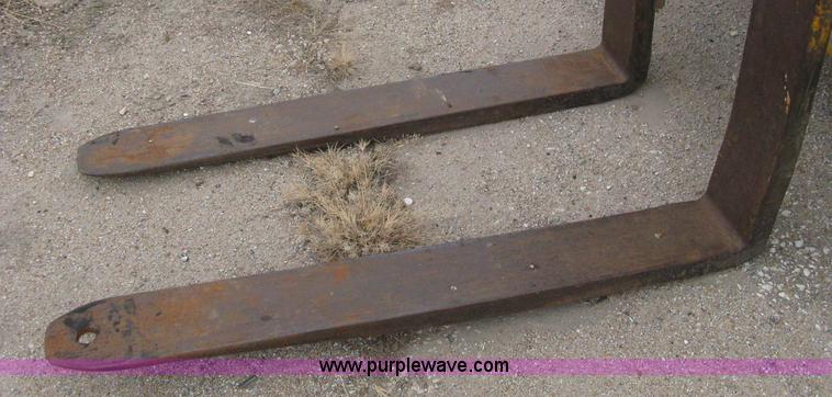 image for item 8087 Massey-Ferguson MF-2500 rough-terrain forklift