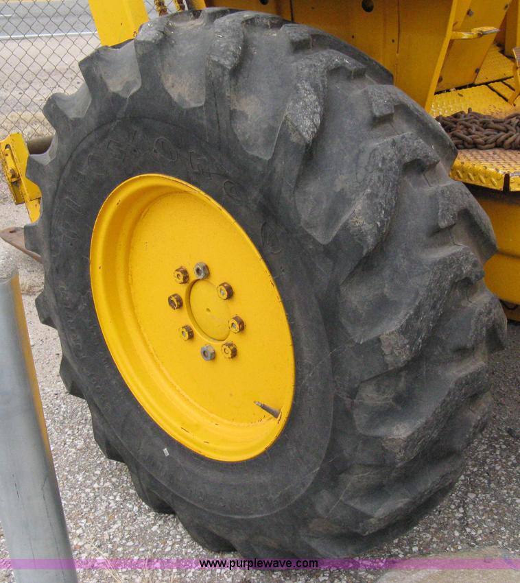 image for item 8087 Massey-Ferguson MF-2500 rough-terrain forklift