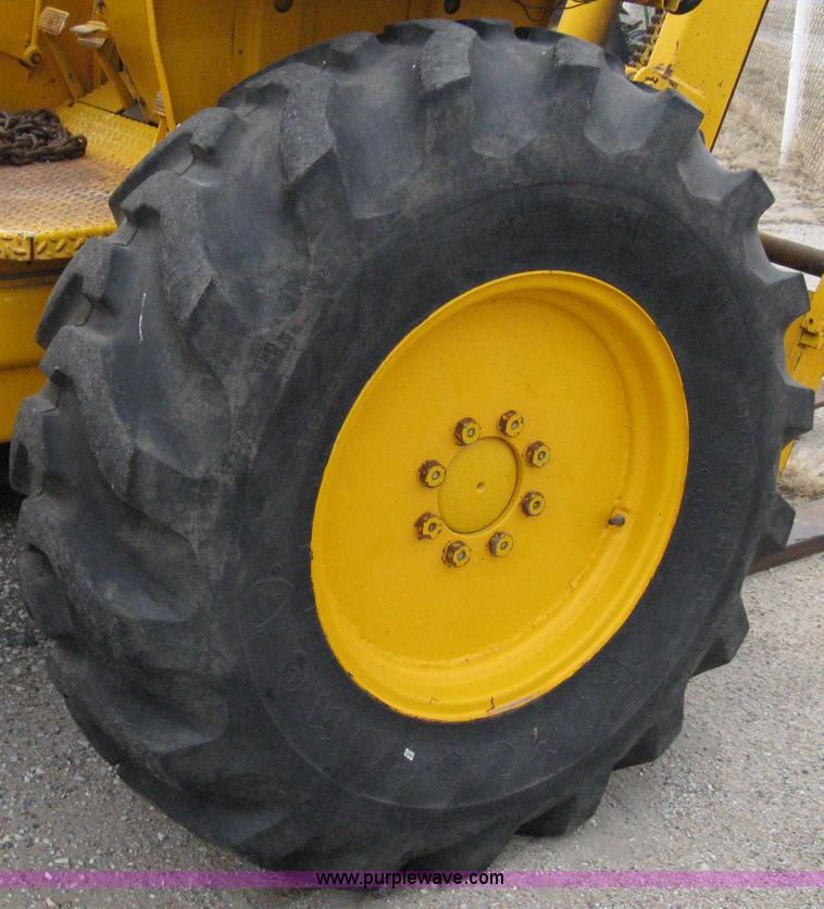 image for item 8087 Massey-Ferguson MF-2500 rough-terrain forklift